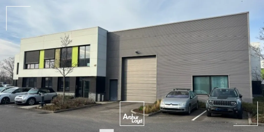 A LOUER - Local d'activités - VAULX EN VELIN