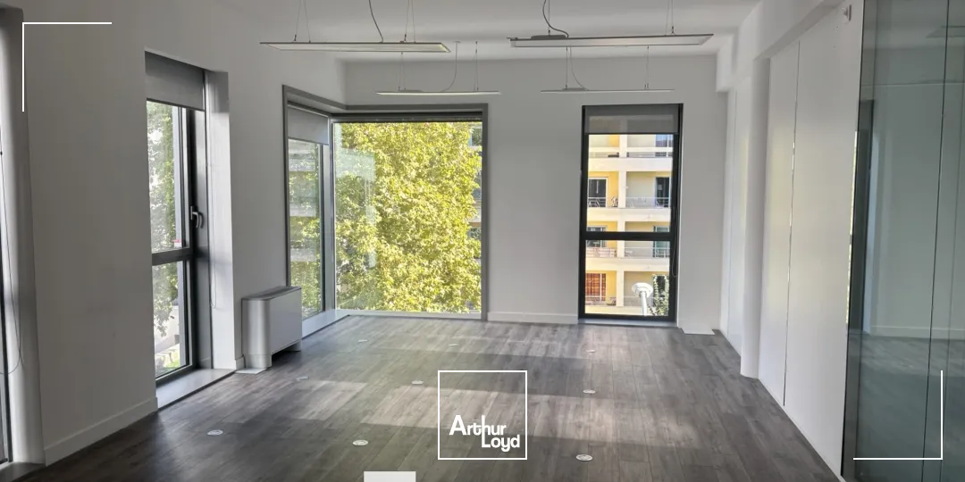 A louer - LE BLEND - Bureaux rénovés - Lyon 8ème