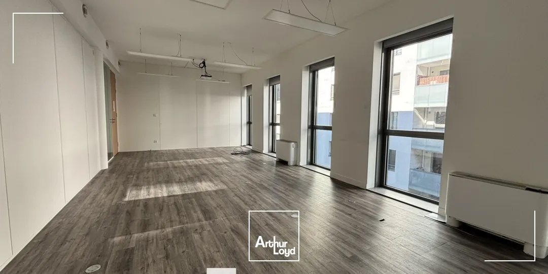 A louer - LE BLEND - Bureaux rénovés - Lyon 8ème