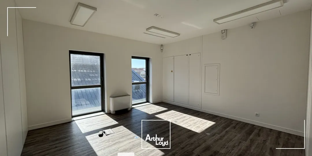 A louer - LE BLEND - Bureaux rénovés - Lyon 8ème