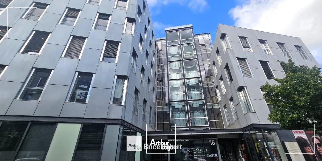 A louer - LE QUADRILLE - Bureaux dans un immeuble tertiaire - Lyon 8ème 
