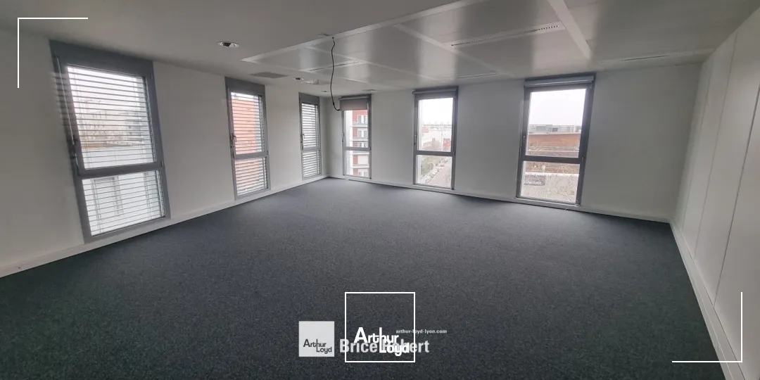 A louer - LE QUADRILLE - Bureaux dans un immeuble tertiaire - Lyon 8ème 