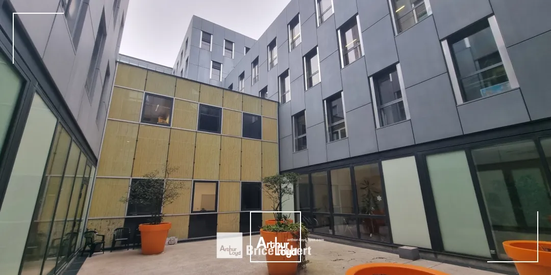 A louer - LE QUADRILLE - Bureaux dans un immeuble tertiaire - Lyon 8ème 