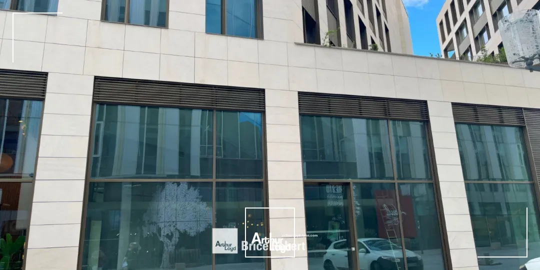 A louer - CARRE DE SOIE - Bureaux en rez-de-chaussée - Villeurbanne 