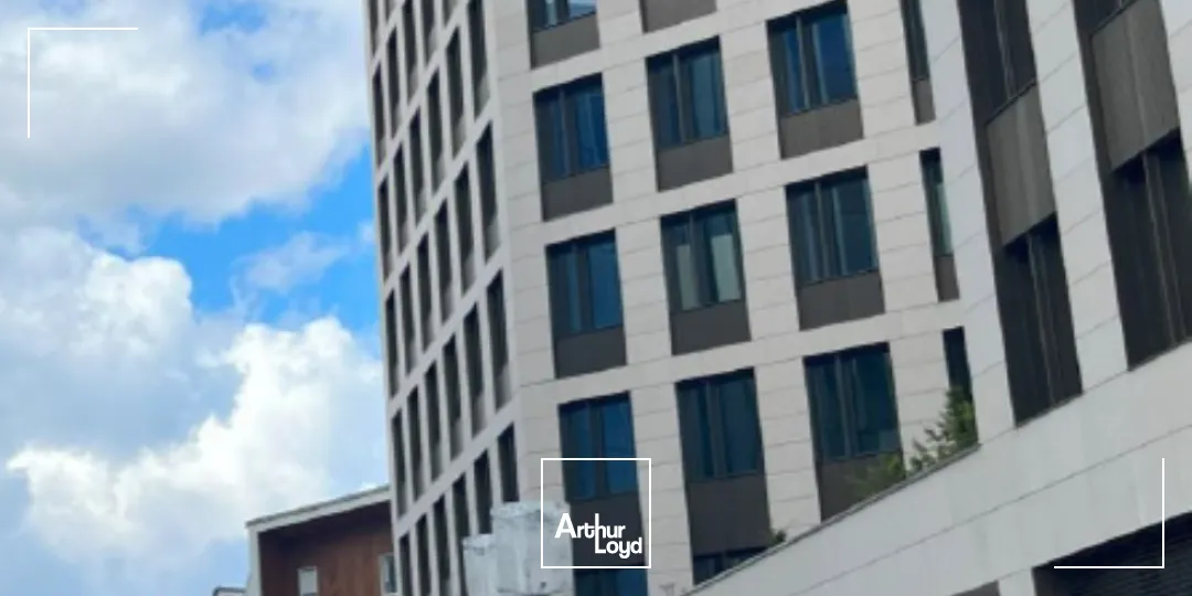 A louer - CARRE DE SOIE - Bureaux en rez-de-chaussée - Villeurbanne 