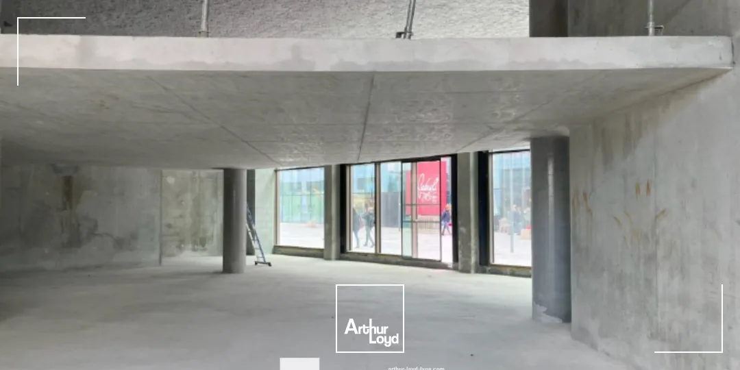 A louer - CARRE DE SOIE - Bureaux en rez-de-chaussée - Villeurbanne 
