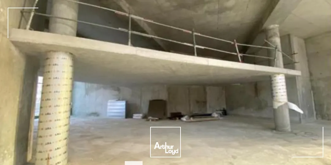 A louer - CARRE DE SOIE - Bureaux en rez-de-chaussée - Villeurbanne 