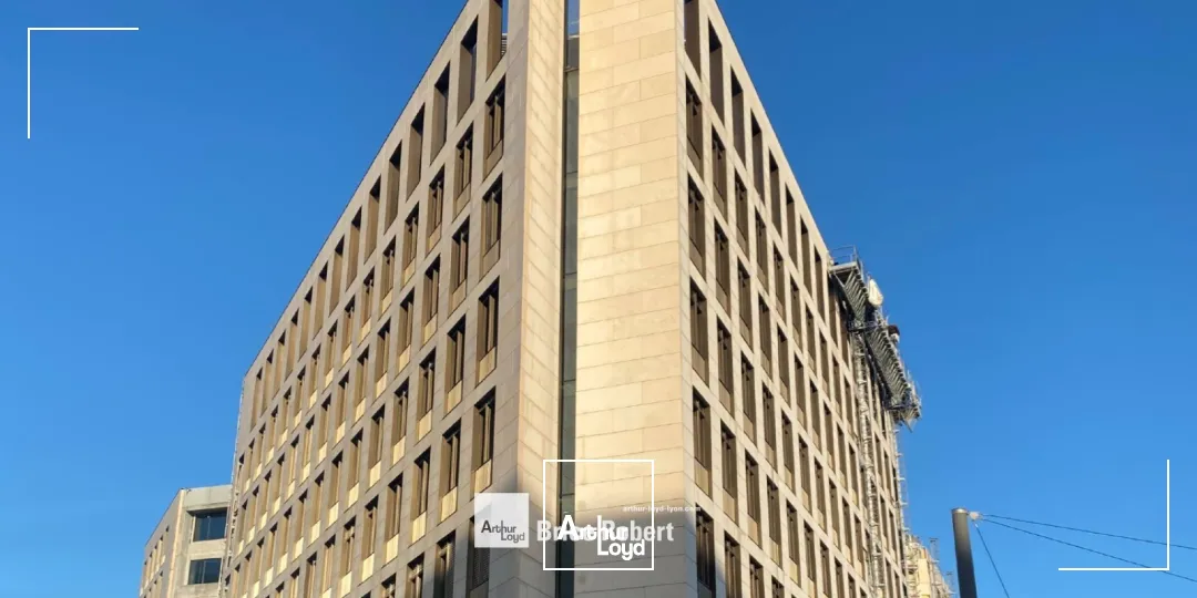 A louer - CARRE DE SOIE - Bureaux en rez-de-chaussée - Villeurbanne 