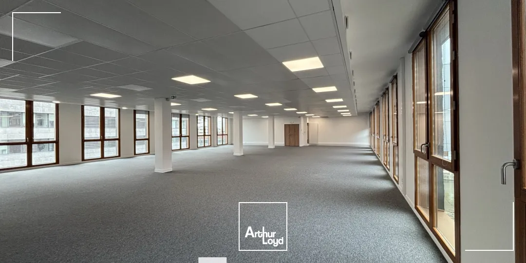 A louer - LE MONOLITHE - Bureaux dans un immeuble emblématique de Confluence - Lyon 2ème