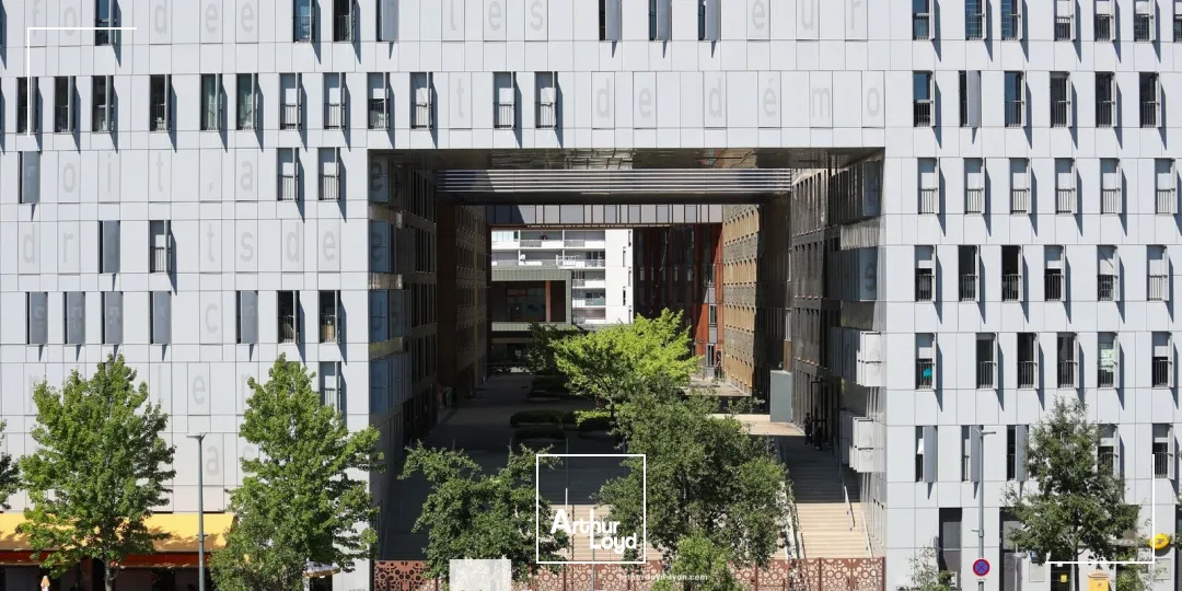 A louer - LE MONOLITHE - Bureaux dans un immeuble emblématique de Confluence - Lyon 2ème