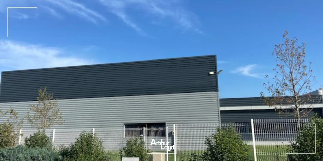 A LOUER - Bâtiment d'activités - MEYZIEU