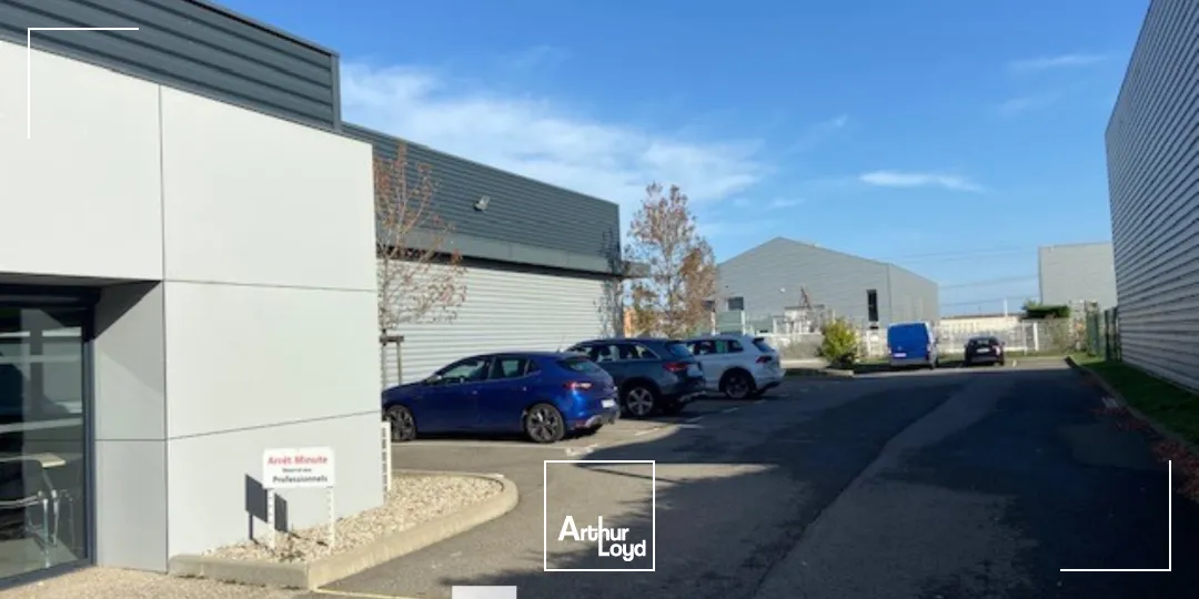 A LOUER - Bâtiment d'activités - MEYZIEU