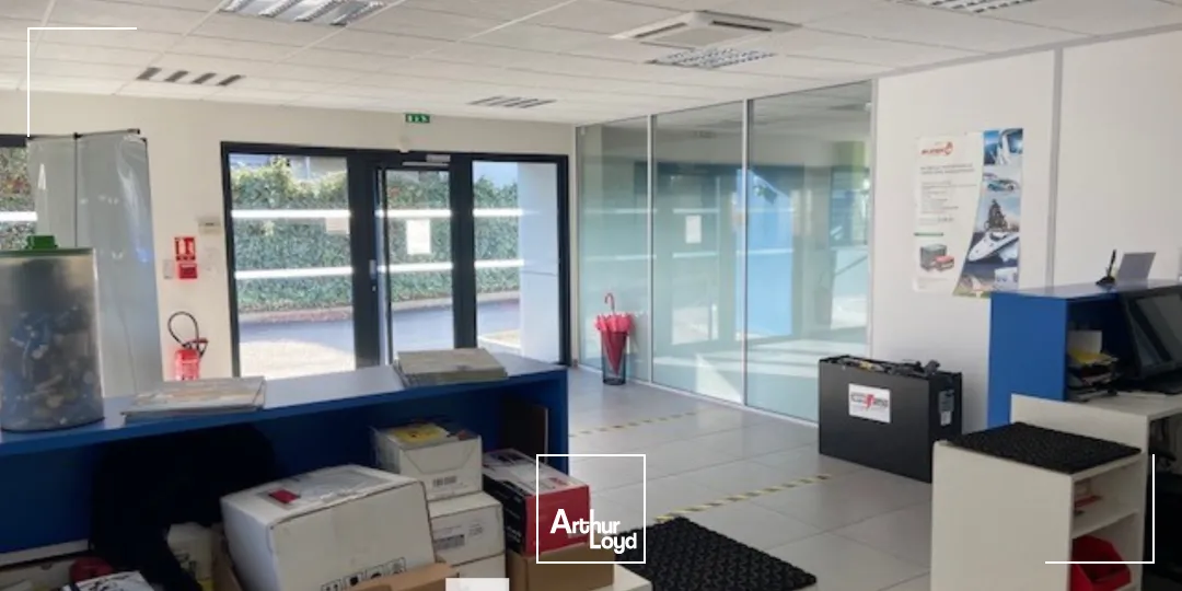 A LOUER - Bâtiment d'activités - MEYZIEU