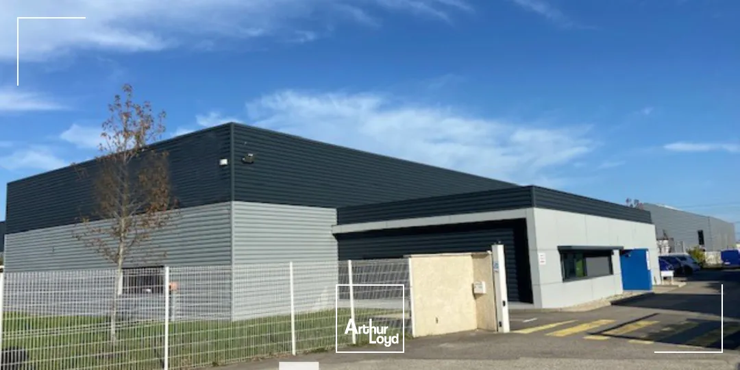 A LOUER - Bâtiment d'activités - MEYZIEU