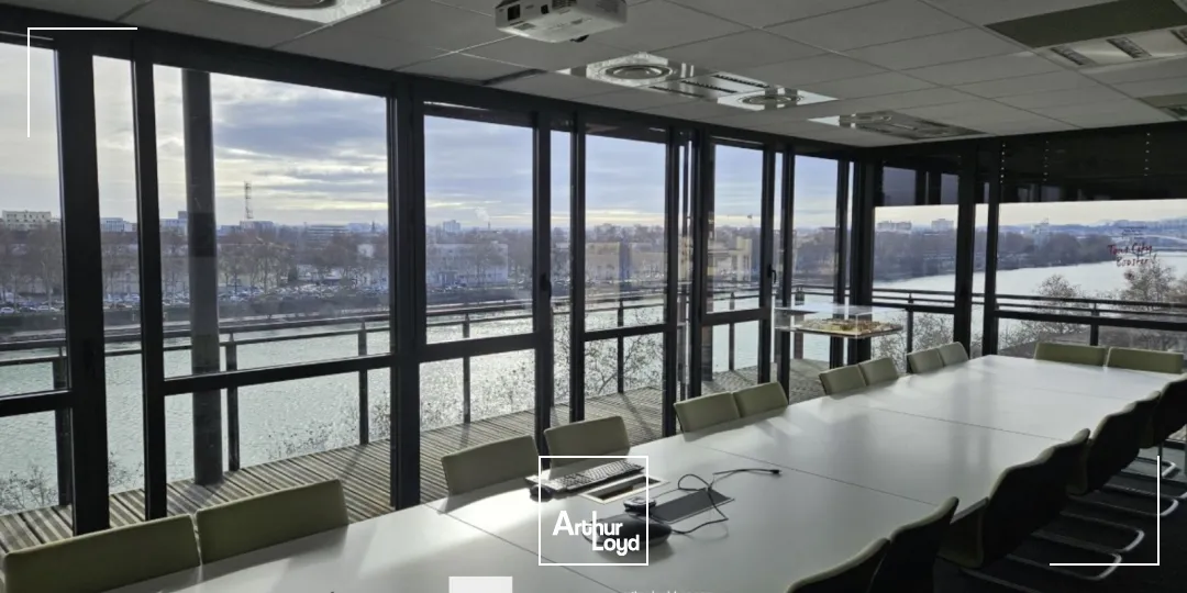 A vendre - QUAI 19 - Bureaux secteur Confluence - Lyon 2ème 