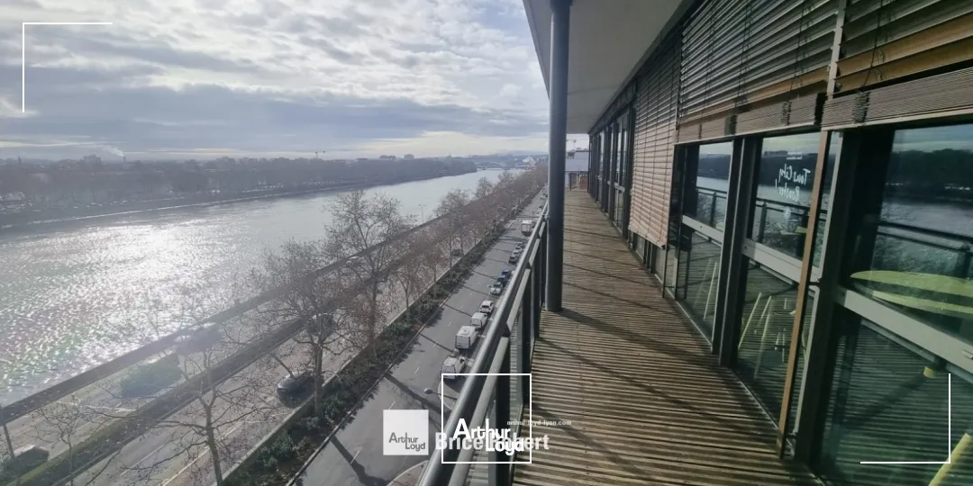 A vendre - QUAI 19 - Bureaux secteur Confluence - Lyon 2ème 