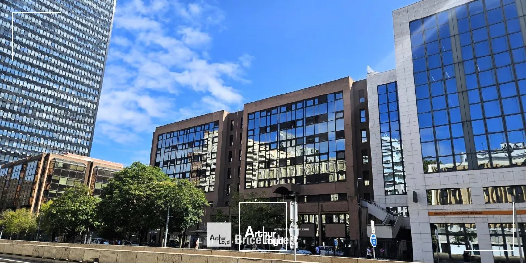 A louer - GEMELLYON NORD - Bureaux dans un immeuble tertiaire - Lyon 3ème