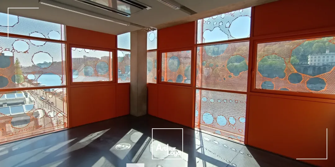 A louer - LE CUBE ORANGE - Bureaux à Confluence - Lyon 2ème