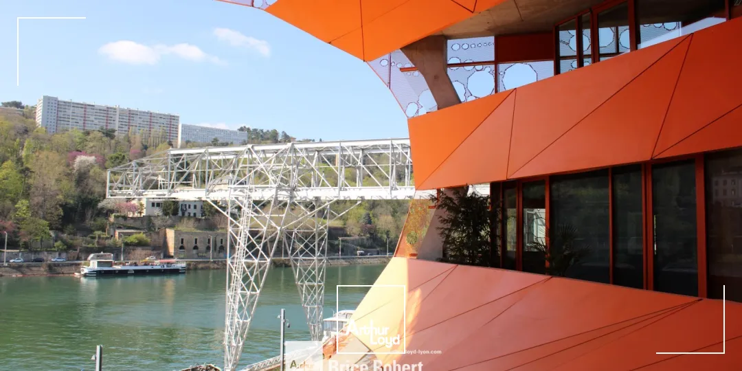 A louer - LE CUBE ORANGE - Bureaux à Confluence - Lyon 2ème