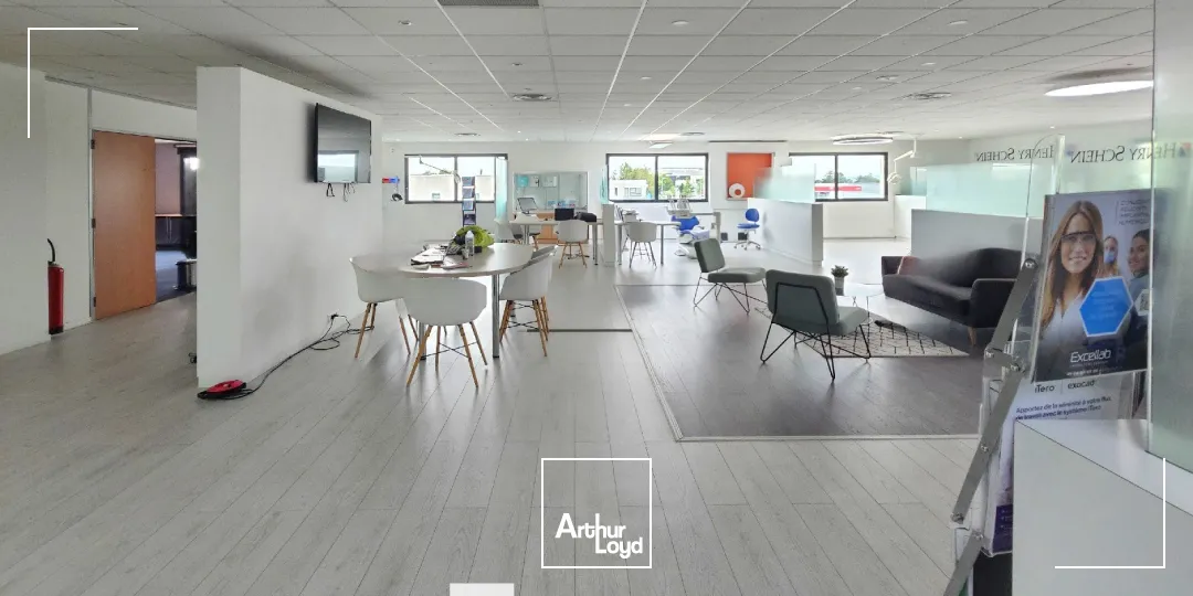 A louer - Bureaux avec entrepôt - Limonest