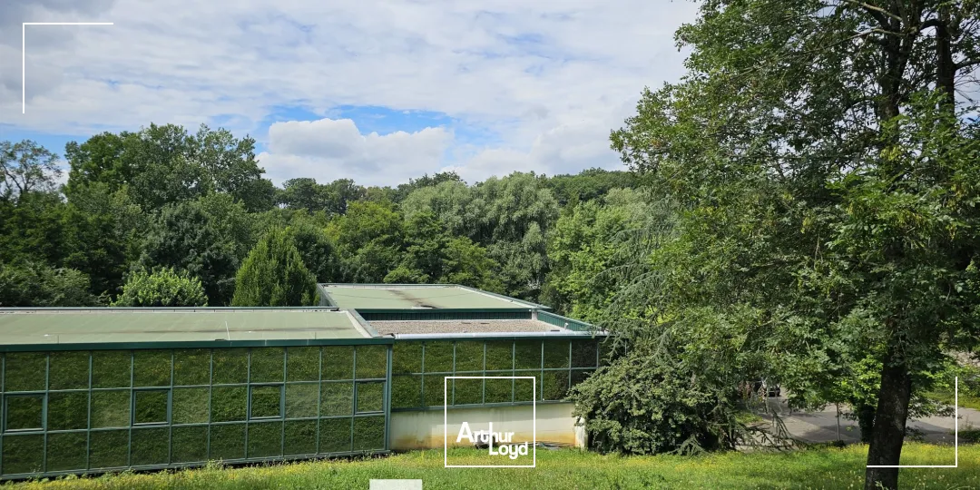 A vendre ou à louer - GREEN LAKE - Bureaux dans bâtiment indépendant - Limonest