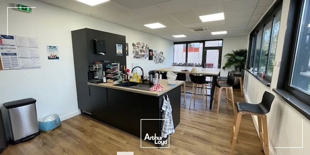 A vendre ou a louer - LE TERRE DE SIENNE - Bureaux lumineux - Champagne au Mont d'Or