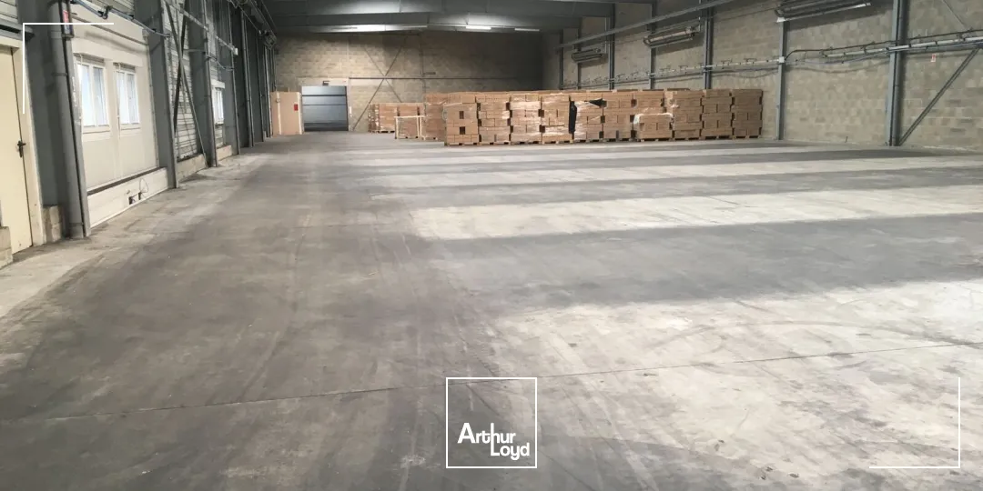 Locaux d'activités à louer - 2 000 m2 - Agglo Sud