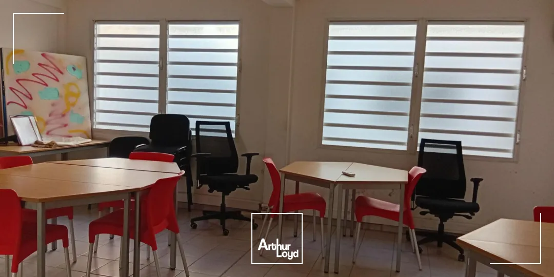 A louer plateaux Bureaux de 75 m2 à 240 m2