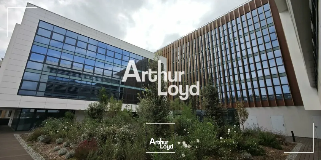 A LOUER SURFACE DE BUREAUX DE 422M² NEUFS AMENAGES DANS IMMEUBLE DERNIERE GENERATION