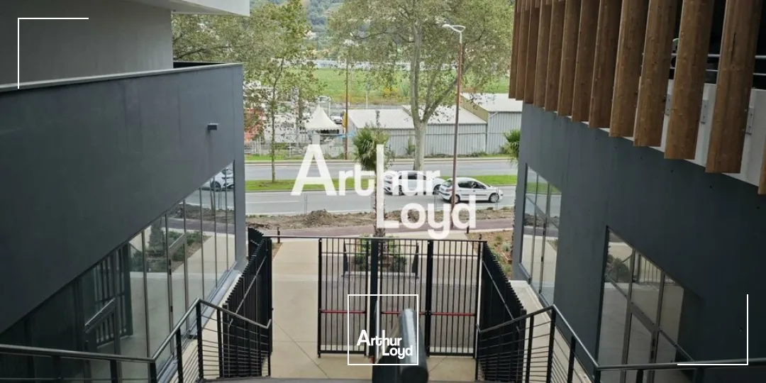 A LOUER SURFACE DE BUREAUX DE 422M² NEUFS AMENAGES DANS IMMEUBLE DERNIERE GENERATION