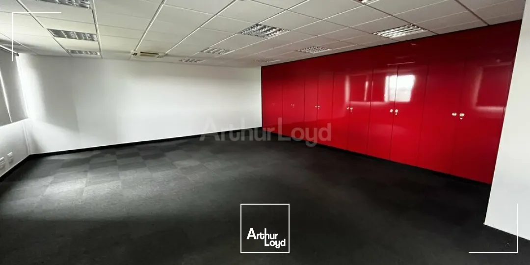 BUREAUX à LOUER de 593 m²