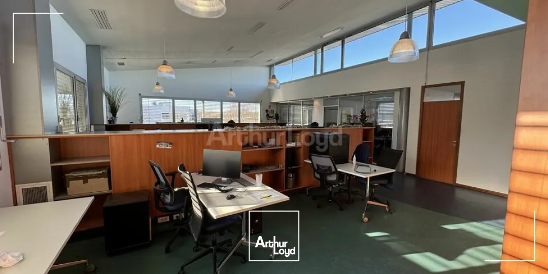 BUREAUX à VENDRE de 483 m²