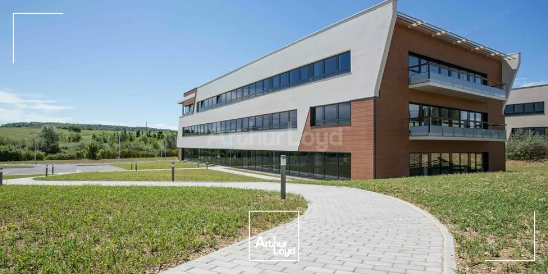 BUREAUX à VENDRE de 190 m²