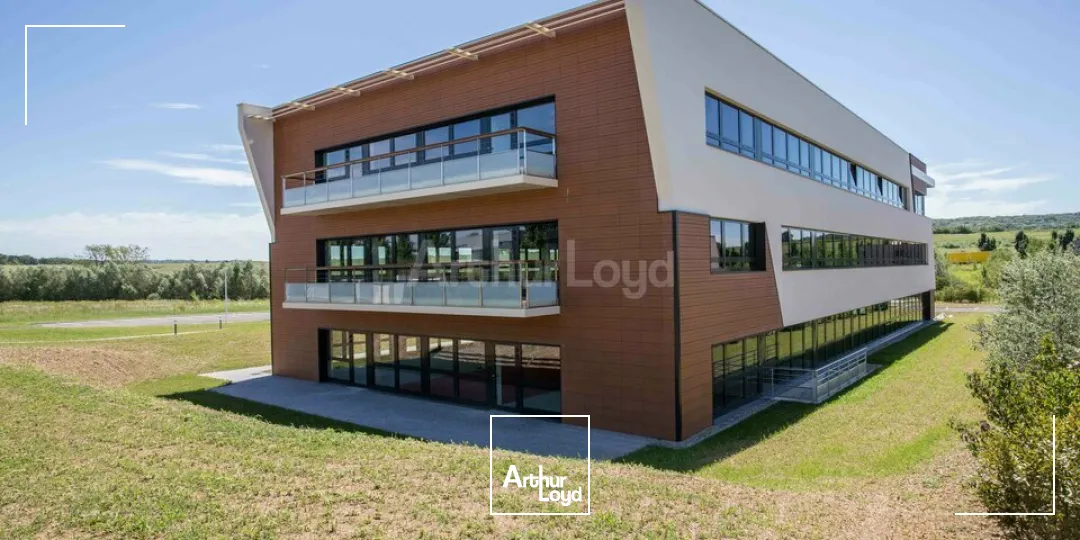 BUREAUX à VENDRE de 190 m²