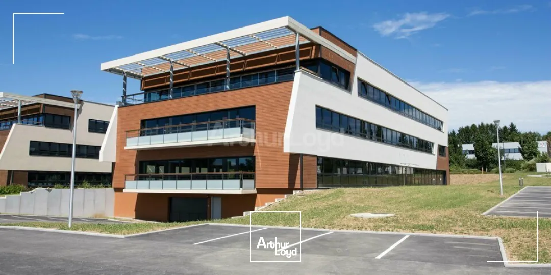 BUREAUX à VENDRE de 190 m²