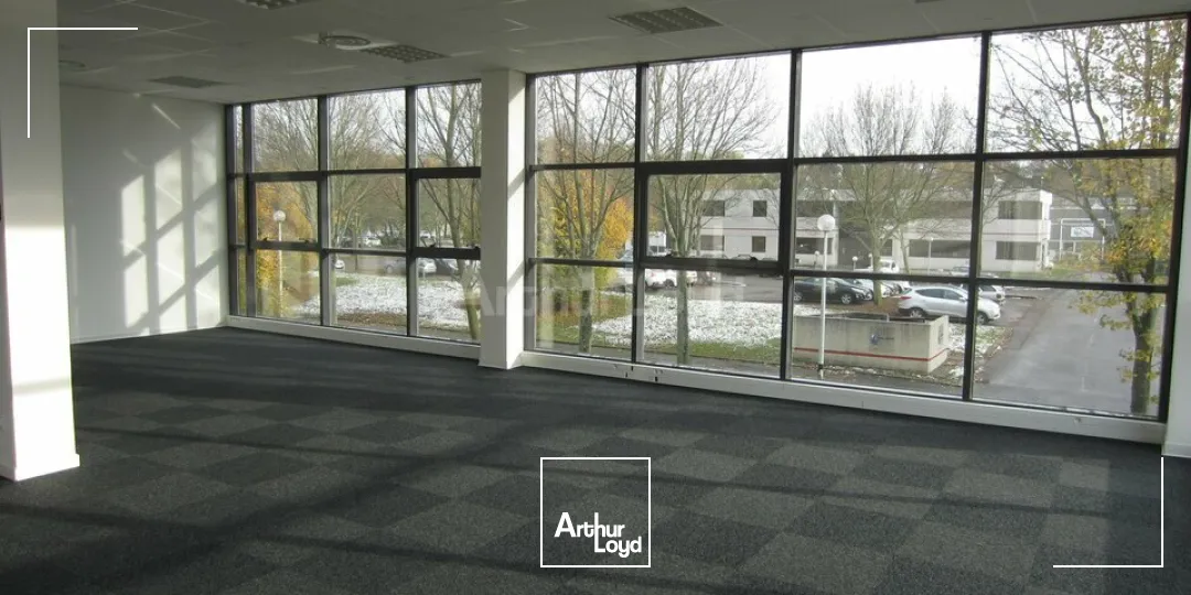 BUREAUX à LOUER de 2138 m²