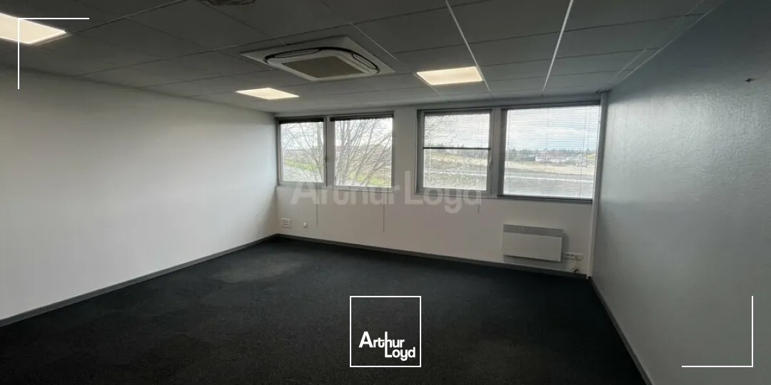 BUREAUX à VENDRE de 405 m²