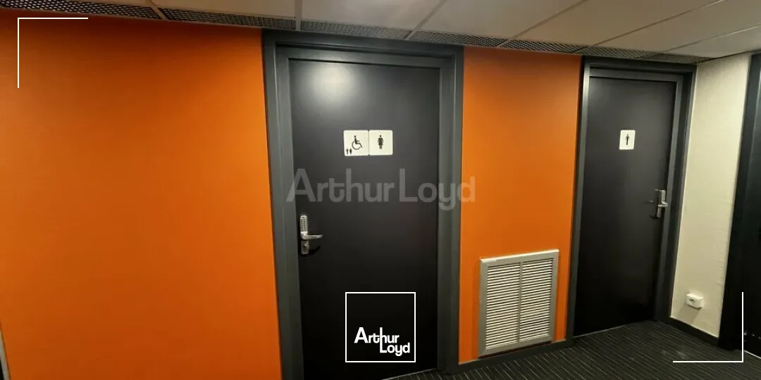 BUREAUX à VENDRE de 405 m²