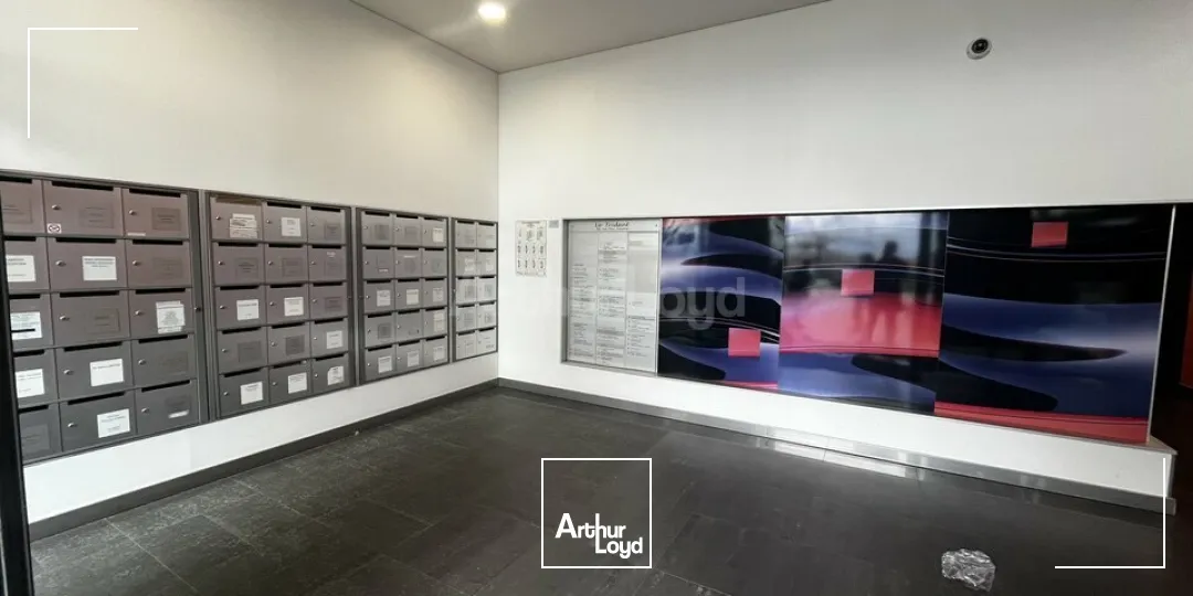 BUREAUX à VENDRE de 405 m²