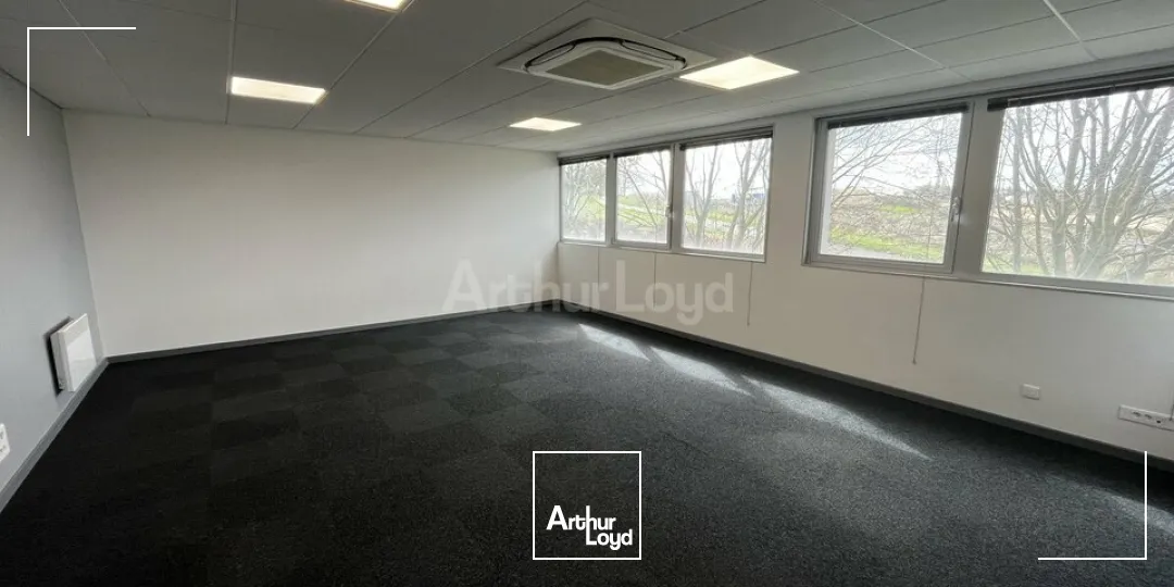 BUREAUX à VENDRE de 405 m²