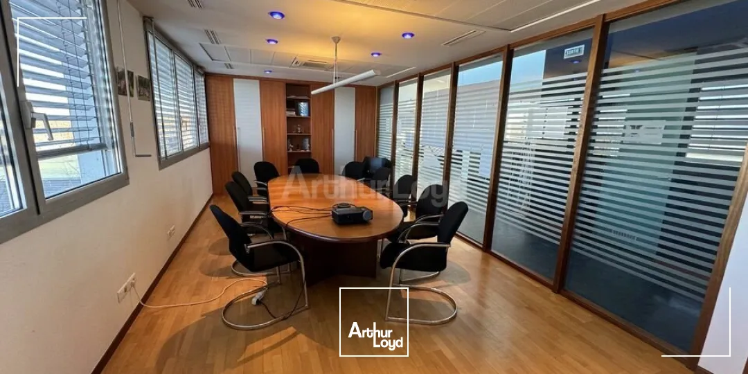 BUREAUX à LOUER de 483 m²