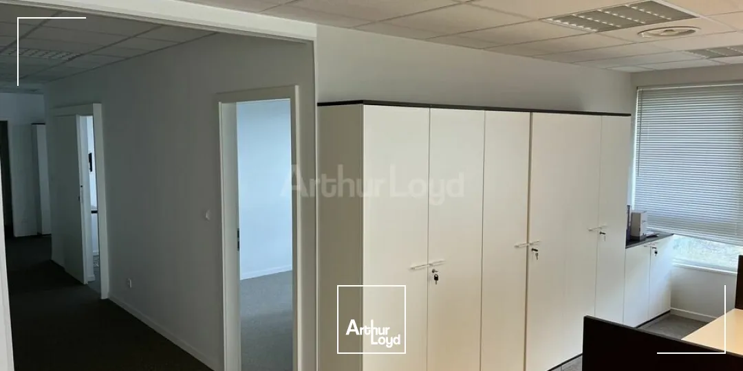 BUREAUX à VENDRE de 228 m²