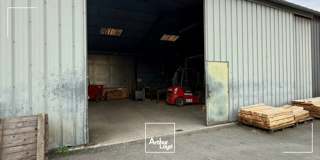 LOCAL D'ACTIVITE - ENTREPOT vente à UZERCHE 19140