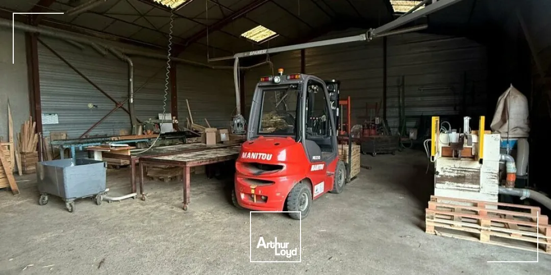 LOCAL D'ACTIVITE - ENTREPOT vente à UZERCHE 19140