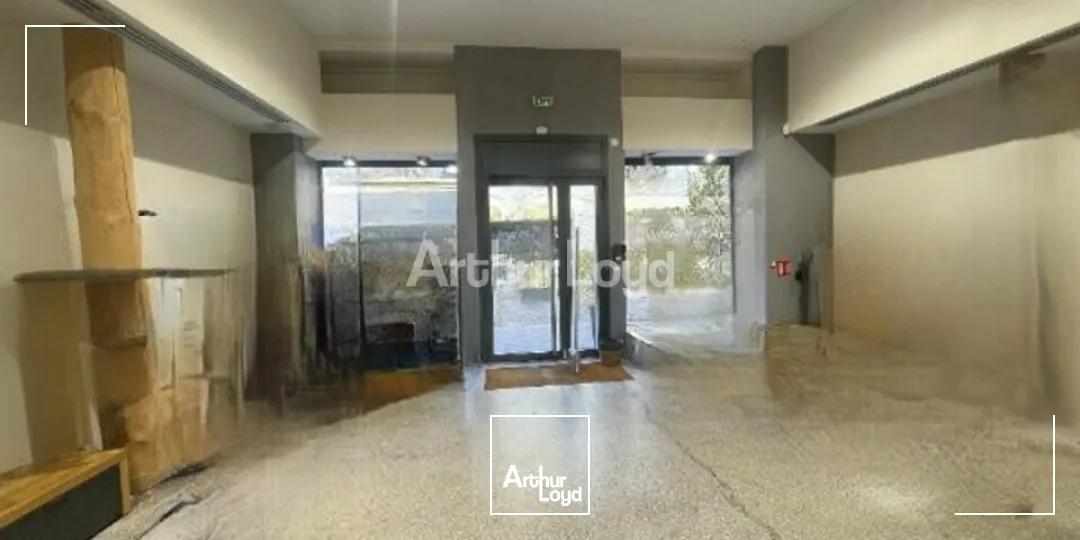 Local commercial à louer - 78,45m2 - centre-ville de Reims 