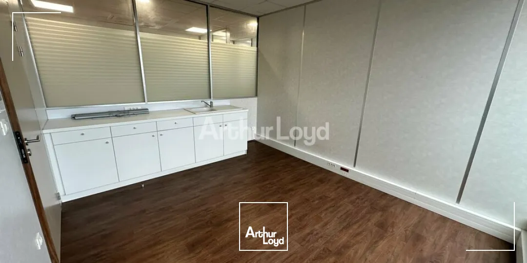 Plateau de bureaux d'environ 234 m2 - REIMS CLAIRMARAIS 