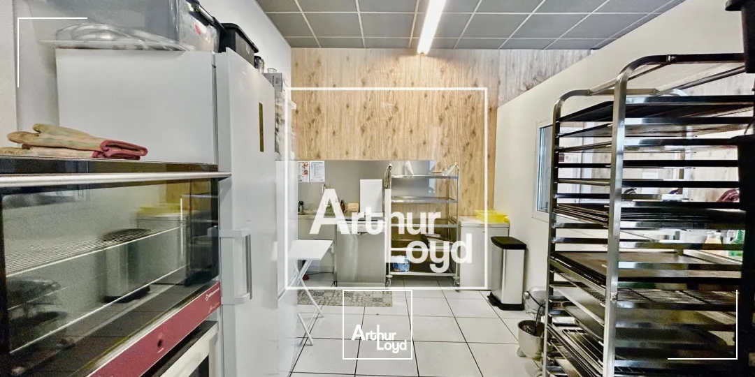 Local commercial 113 m² à louer - Vitrine, visibilité, parking - Idéal point de vente ou showroom