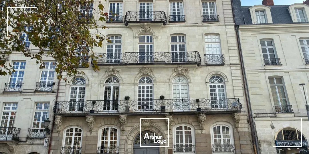 BUREAUX À VENDRE - À LOUER AU COEUR DE NANTES - BIEN D'EXCEPTION