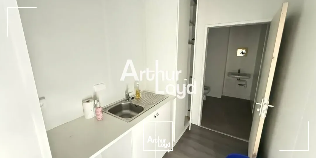 Bureaux 107.84 m² à louer Capitou - Fréjus