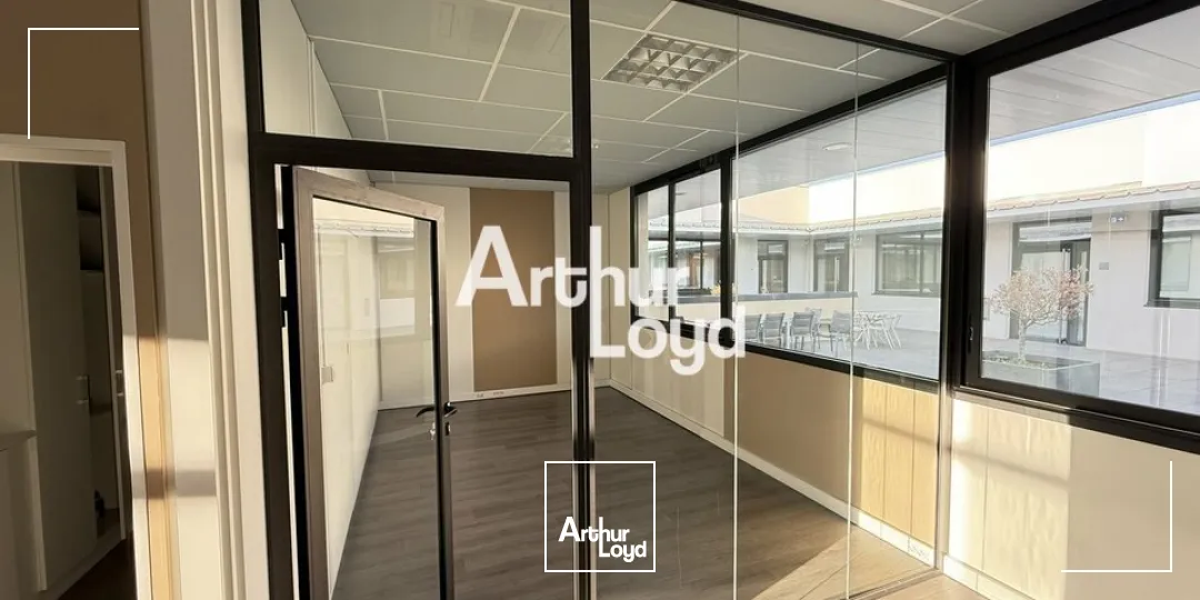 Bureaux 107.84 m² à louer Capitou - Fréjus